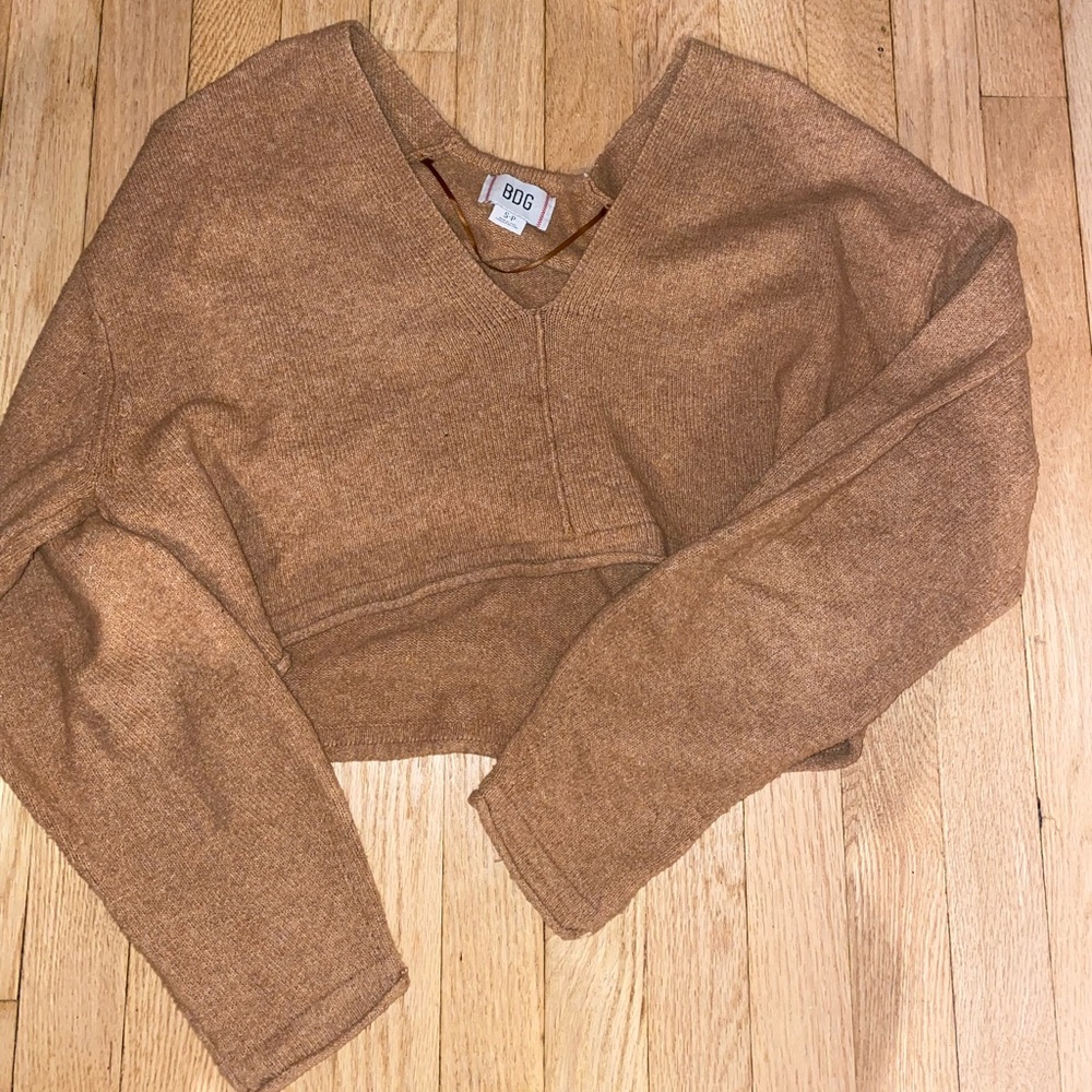 BDG Cropped Long Sleeve Sweatshirt
